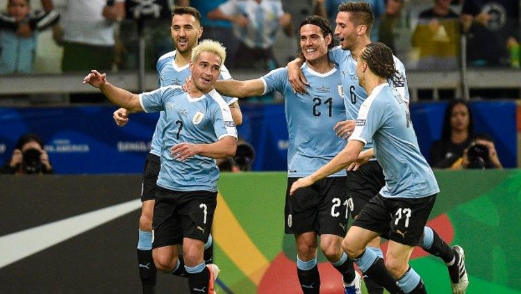 Nicolas Lodeiro merayakan golnya dalam pertandingan Copa America 2019 antara Uruguay vs Ekuador (Foto: Pedro Vilela/Getty Images) - INDOSPORT
