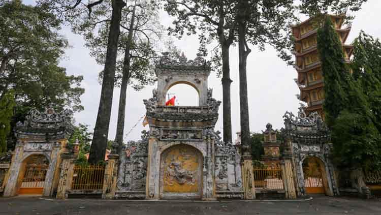 Suasana di Hoi Khanh Temple Vietnam. Copyright: ivivu.com