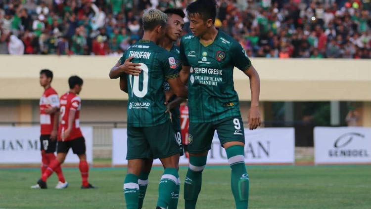 Selebrasi para pemain Persatu Tuban.