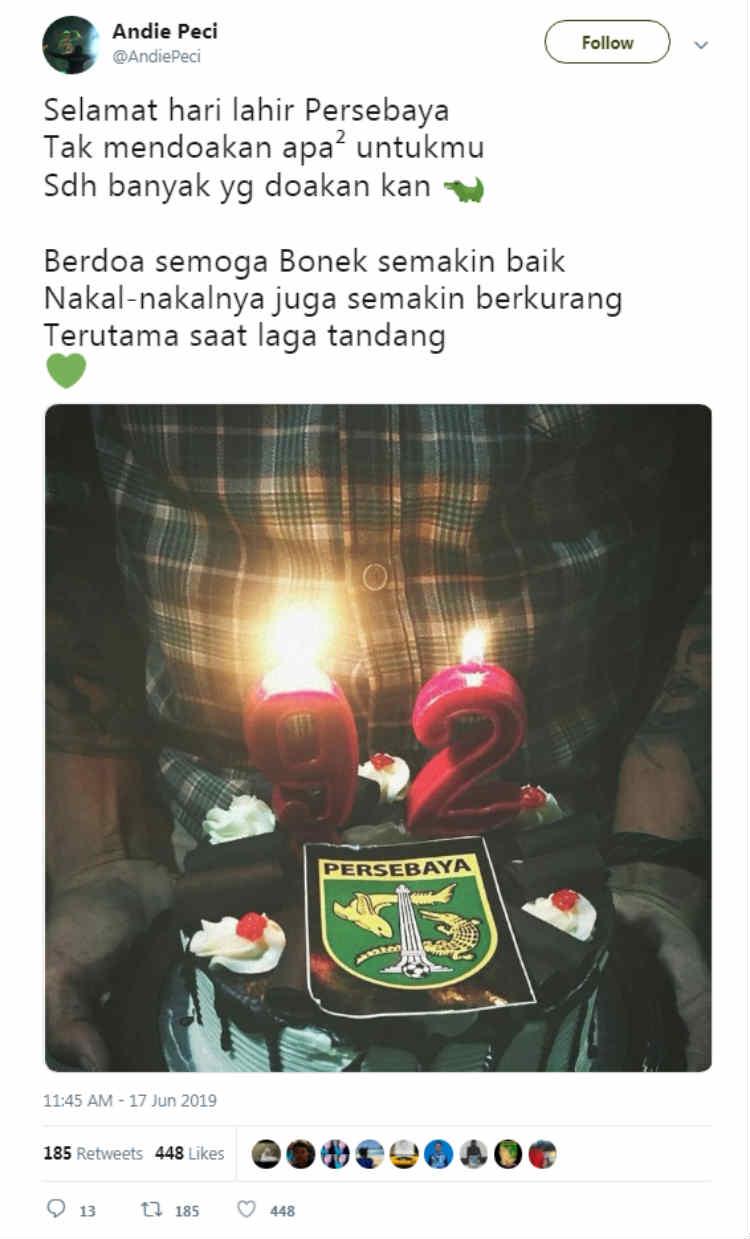 Pentolan Bonek Andie Peci turut merayakan Persebaya Surabaya ulang tahun ke-92. Copyright: Twitter/@AndiePeci