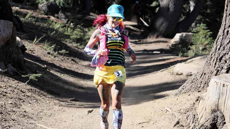 Catra Corbett membeberkan perjuangannya untuk melepaskan diri dari kecanduan obat-obatan dengan melakukan lari maraton. Foto: journaldutrail - INDOSPORT