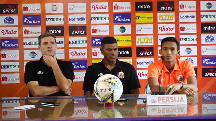 Julio Banuelos dan Dany Saputra dalam jumpa pers.