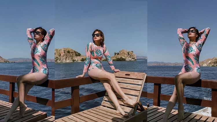 Chika Jessica saat berlibur di salah satu pantai.