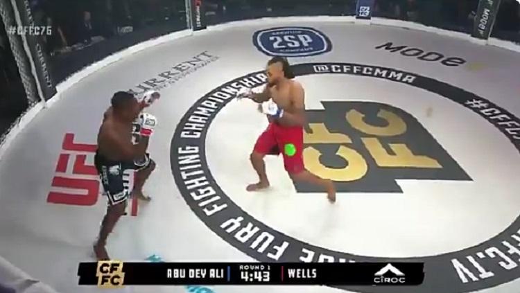 Jeremiah Wells mengalahkan lawannya Mumia Abu Dey Ali. - INDOSPORT