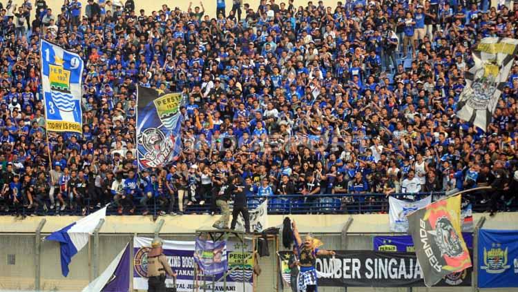 Bobotoh di Stadion Si Jalak Harupat, Kabupaten Bandung, Minggu (23/06/2019). Foto: Arif Rahman/INDOSPORT Copyright: Arif Rahman/INDOSPORT