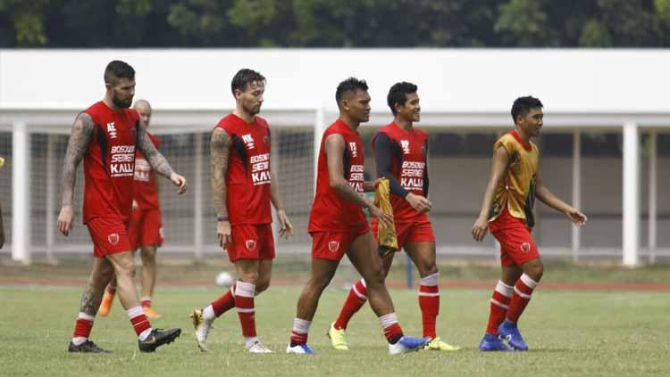 Latihan tim PSM Makassar di Stadion Madya, Jakarta, Senin (24-06-19). Foto: Media PSM Copyright: Media PSM