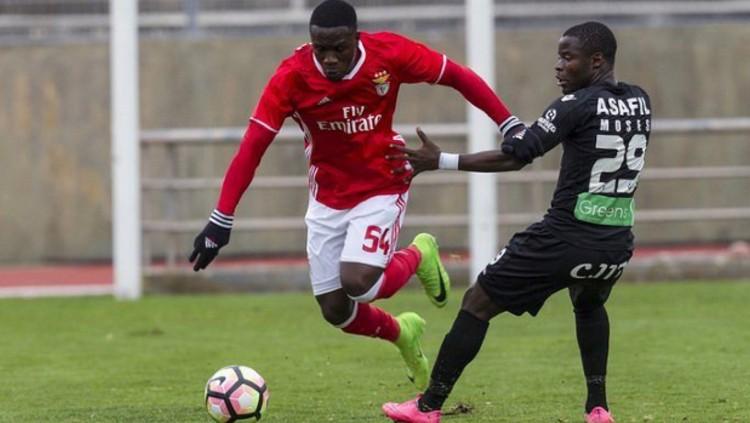 Romario Balde saat masih membela klub sepak bola raksasa Portugal, Benfica. (Foto: Global Imagens 84 18) - INDOSPORT