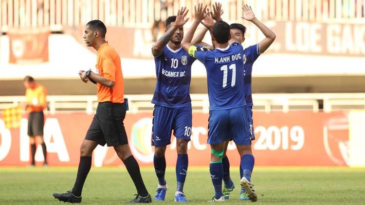 Para pemain Becamex Binh Duong merayakan kemenangan di Piala AFC 2019, Rabu (26/06/19). Copyright: Twitter/@AFCCup