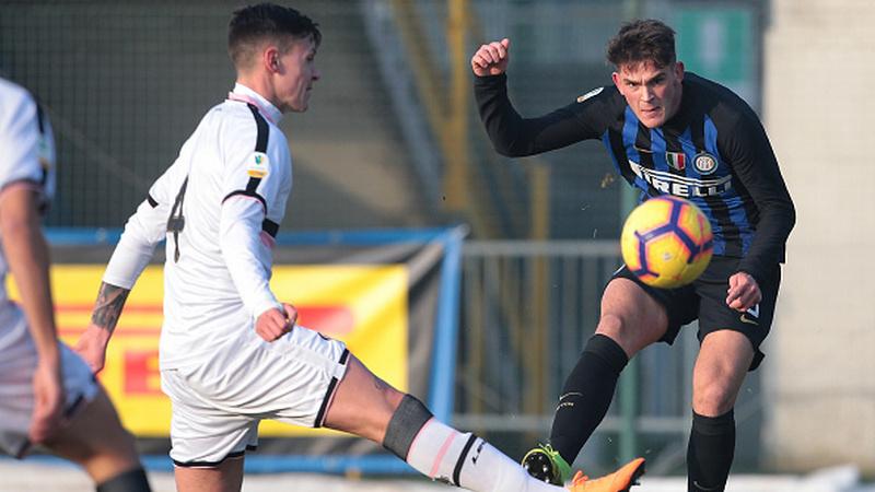 Andrea Adorante (kanan) penyerang muda milik Inter Milan yang dikabarkan akan ke Parma. - INDOSPORT