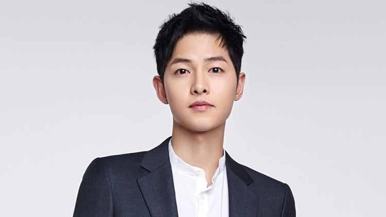 Saat masih melajang dan belum mengenal Song Hye Kyo, aktor Korea Selatan, Song Joong Ki rupanya pernah menjadi atlet ice skating.