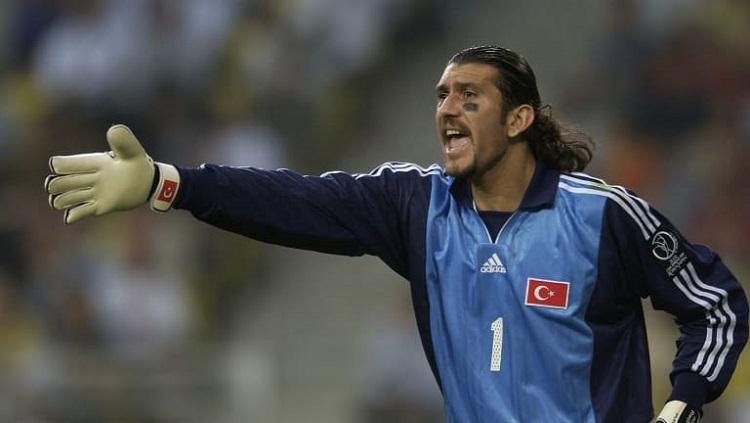 Kiper legendaris Turki, Rustu Recber.