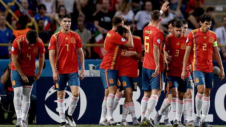 Pemain Spanyol U21 merayakan gol pada pertandingan EURO U21. Foto: Danilo Di Giovanni/Soccrates/Getty Images Copyright: Danilo Di Giovanni/Soccrates/Getty Images