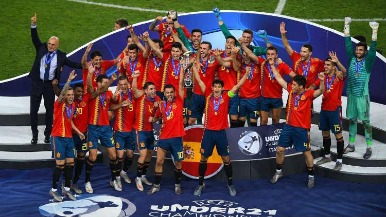 Spanyol U-21 meraih gelar juara Piala Eropa U-21 2019, Senin (01/07/19). Copyright: Twitter/@UEFAUnder21
