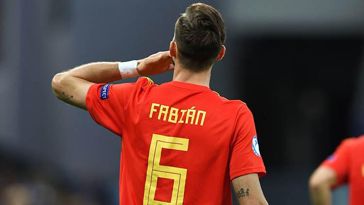 Pemain muda Timnas Spanyol U-21 Fabian Ruiz saat dinobatkan sebagai pemain terbaik Euro U-21 2019.