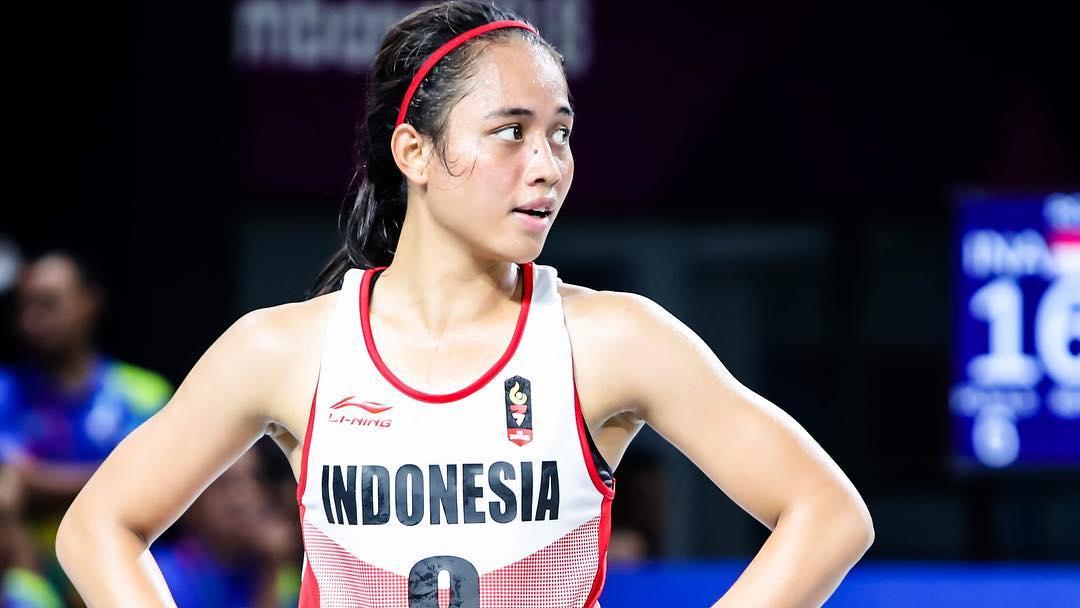 Pemain Timnas Basket 3x3 Putri, Dewa Ayu Made Sriartha Kusuma Dewi melakukan aksi mulia sebagai tanggapan untuk melawan Corona yang sudah merebak di Indonesia. - INDOSPORT