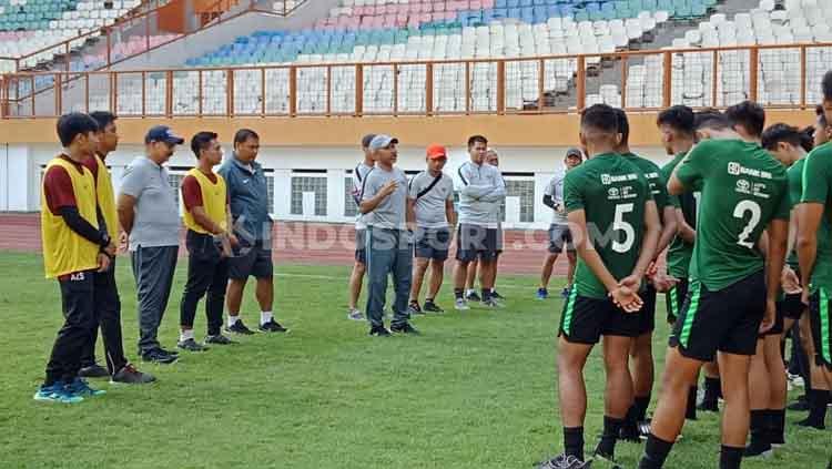 Suasana pemusatan latihan (training centre) Timnas Indonesia U-19 di Stadion Wibawa Mukti, Cikarang pada Senin (01/07/19). Copyright: Shintya Maharani/INDOSPORT