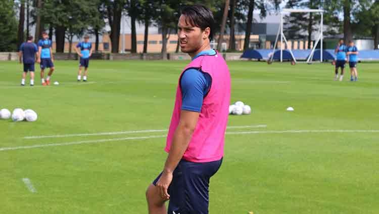 Ezra Walian latihan bersama Tranmere Rovers Copyright: Facebook Tranmere Rovers