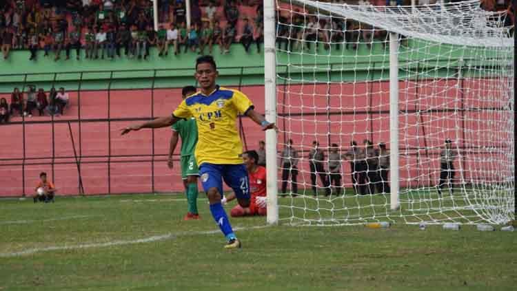 Aksi selebrasi Teja Ridwan usai mencetak gol ke gawang PSMS Medan. Copyright: Dok. Cilegon United