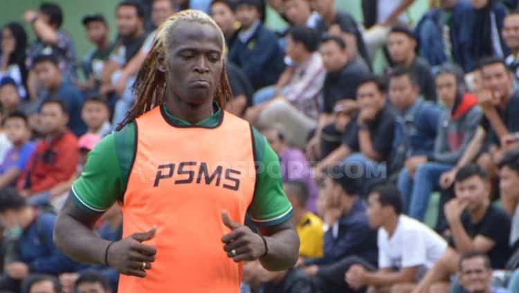 Kasus sengketa penunggakan gaji pemain naturalisasi, Mohamadou Alhadji dengan mantan klubnya di Liga 2, PSMS Medan, kian hangat diperbincangkan. - INDOSPORT