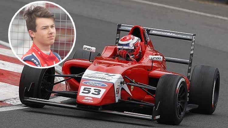 Tommy Foster pembalap Formula 4 - INDOSPORT