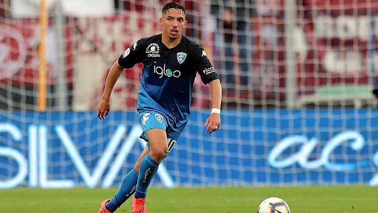 Setia! Pemain asal Aljazair, Ismael Bennacer menolak tawaran Galatasaray dan tetap memilih AC Milan. - INDOSPORT
