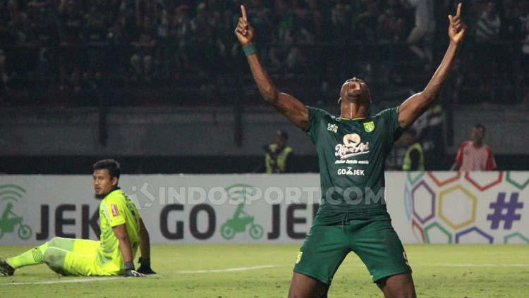 Selebrasi Amido Balde usai cetak gol gawang Persib Bandung laga Liga 1 pekan ke-7. Copyright: Fitra Herdian/INDOSPORT