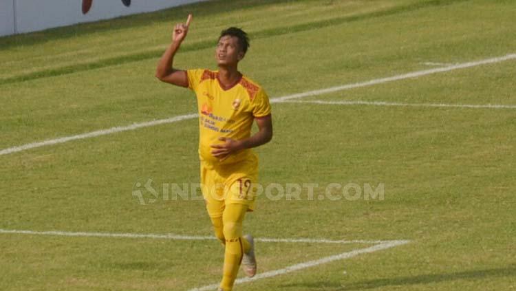Usai menang di pekan keempat Liga 2 melawan PSCS Cilacap, salah satu pemain Sriwijaya FC lakukan selebrasi unik.