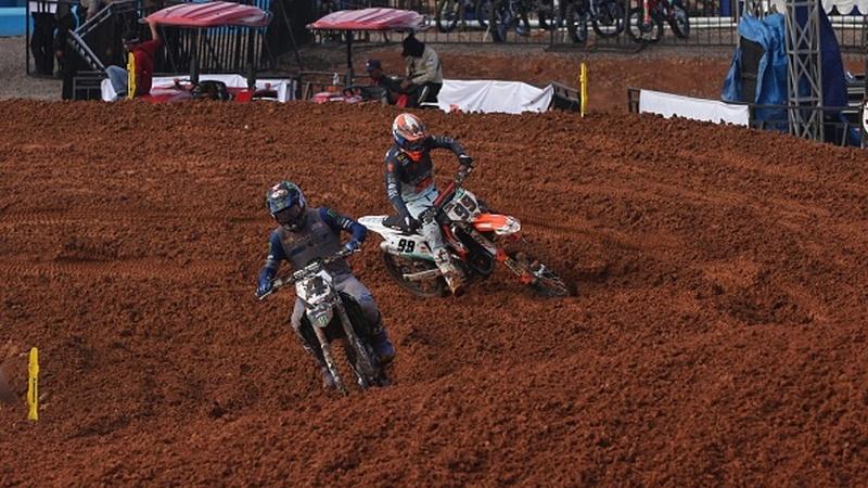 Aksi para pembalap di MXGP Palembang 2019