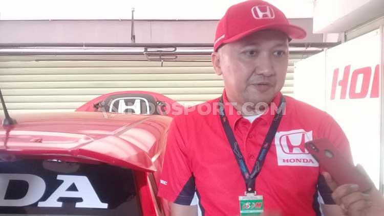 Pebalap senior Alvin Bahar cukup puas dengan hasil di Indonesia Sentul Series of Motorsport (ISSOM) seri kedua di mana ia meraih podium kedua. - INDOSPORT