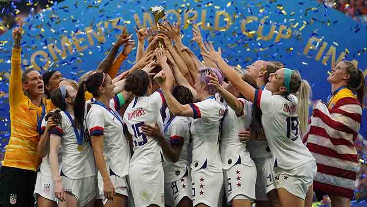 Kemeriahan timnas sepak bola wanita Amerika Serikat juara Piala Dunia 2019 usai kalahkan Belanda di Stade de Lyon  (07/07/19).  Daniela Porcelli/Getty Images