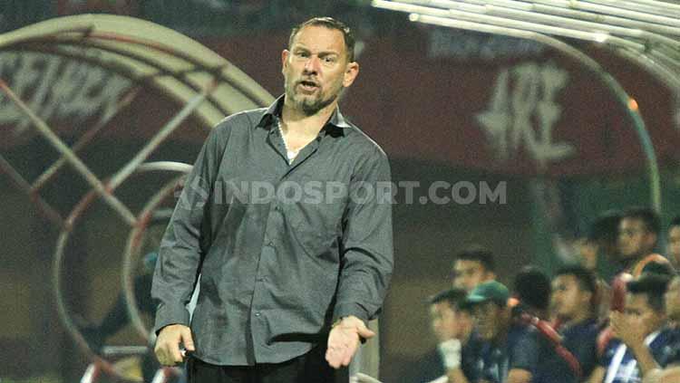 Pelatih Madura united, Dejan Antonic. Foto: Ian Setiawan/INDOSPORT Copyright: Ian Setiawan/INDOSPORT