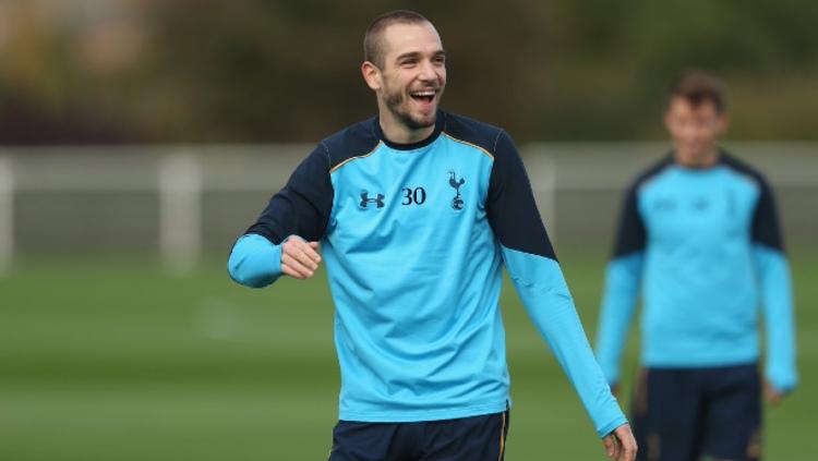 Pau Lopez saat masih bermain di Tottenham Hotspur namun gagal bersinar. Copyright: tottenhamhotspur.com