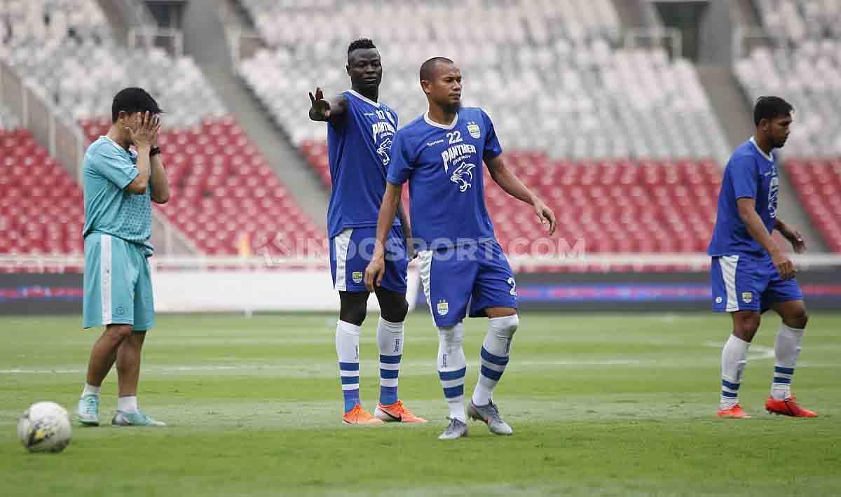 Official Training tim Persib Bandung jelang laga lanjutan Liga 1 melawan Persija Jakarta di Stadion GBK, Jakarta, Selasa (09/07/19). Herry Ibrahim/INDOSPORT