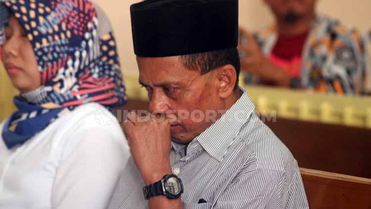 Terdakwa Prianto mendengarkan bacaan vonis kasus penipuan tim Persibara Banjarnegara di Pengadilan Negeri (PN) Banjarnegara, Kamis (11/07/19)