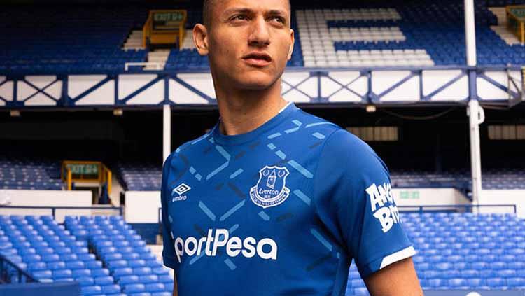 Jersey Home Everton 2019/20 Copyright: fourfourtwo