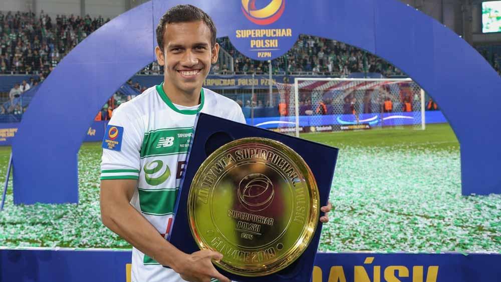 Egy Maulana Vikri ketika memegang gelar juara Piala Super Polandia 2019. Foto: lechia.pl