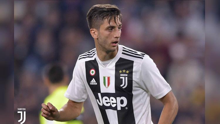 Ugal-ugalan di bursa transfer Januari, Aston Villa malah terancam ketikung Tottenham Hotspur dalam perburuan bintang Juventus, Rodrigo Bentancur.