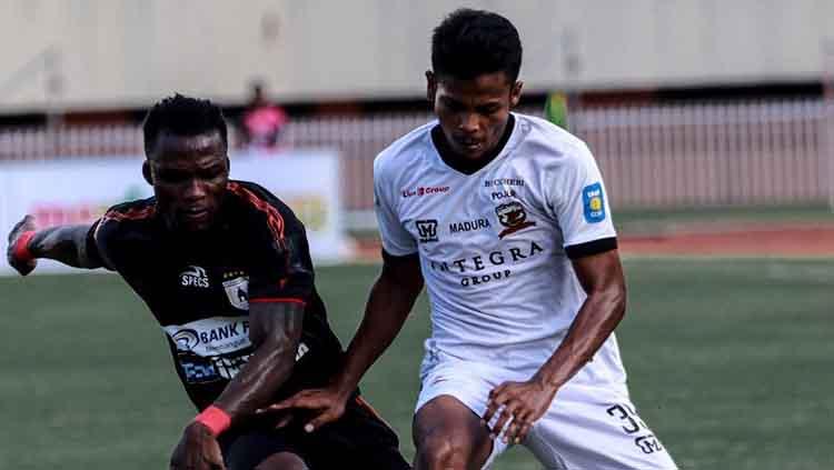 Situasi pertandingan Persipura Jayapura vs Madura United. Copyright: maduraunited.fc