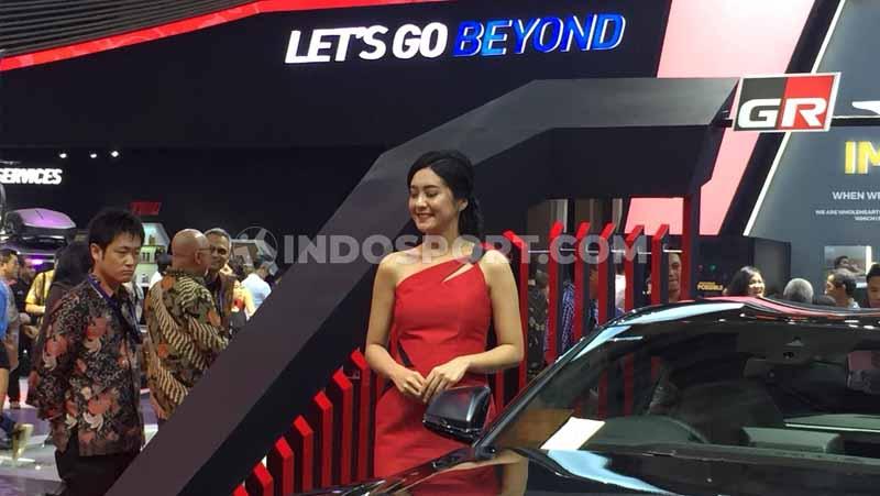 SPG cantik ikut mewarnai acara Gaikindo Indonesia Internasional Auto Show (GIIAS) 2019. Foto: Petrus Manus Da'Yerimon/INDOSPORT