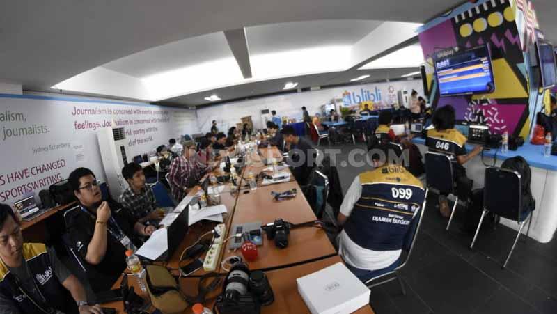 Media Center tempat jurnalis berita olahraga menulis artikel terkait Indonesia Open 2019. Foto: Herry Ibrahim/INDOSPORT