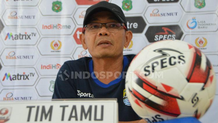Pelatih Blitar United, Liestiadi. (Aldi Aulia Anwar/INDOSPORT) - INDOSPORT