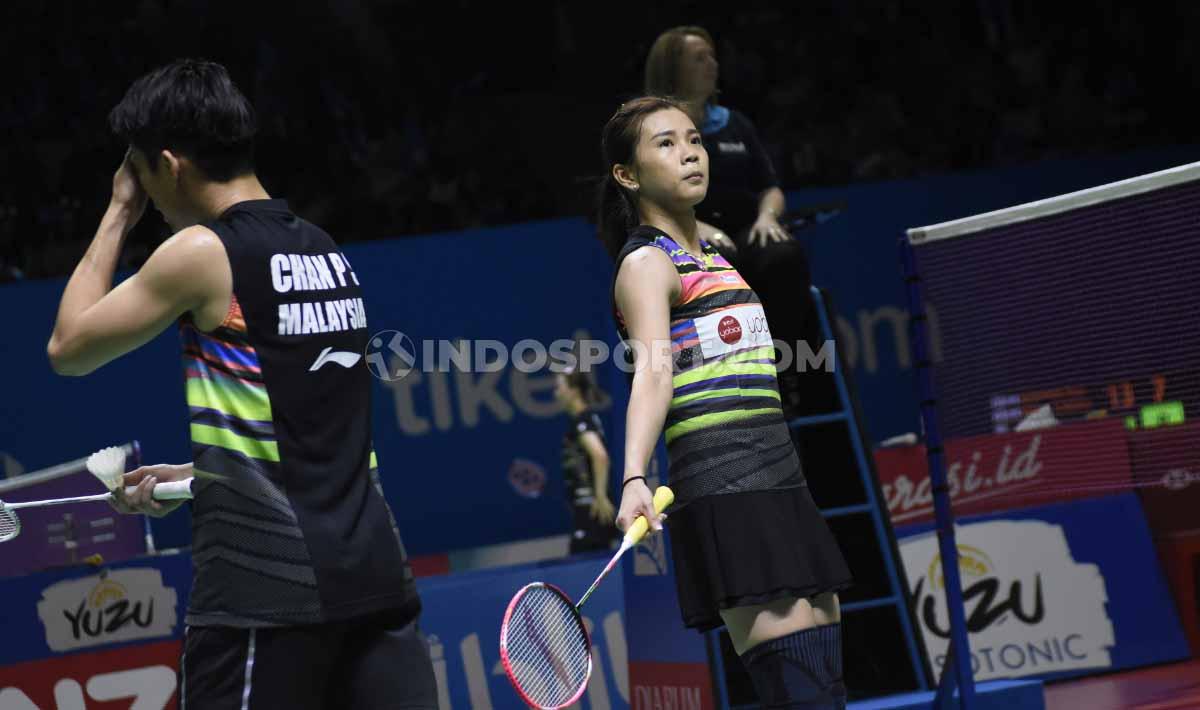 Pemain ganda campuran Malaysia, Goh Liu Ying/Chan Peng Soon saat menghadapi pasangan Indonesia, Tontowi Ahmad/Winny Oktavi pada perempatfinal Indonesia Open 2019 di Istora Senayan, Jumat (19/07/19). Foto: Herry Ibrahim/INDOSPORT