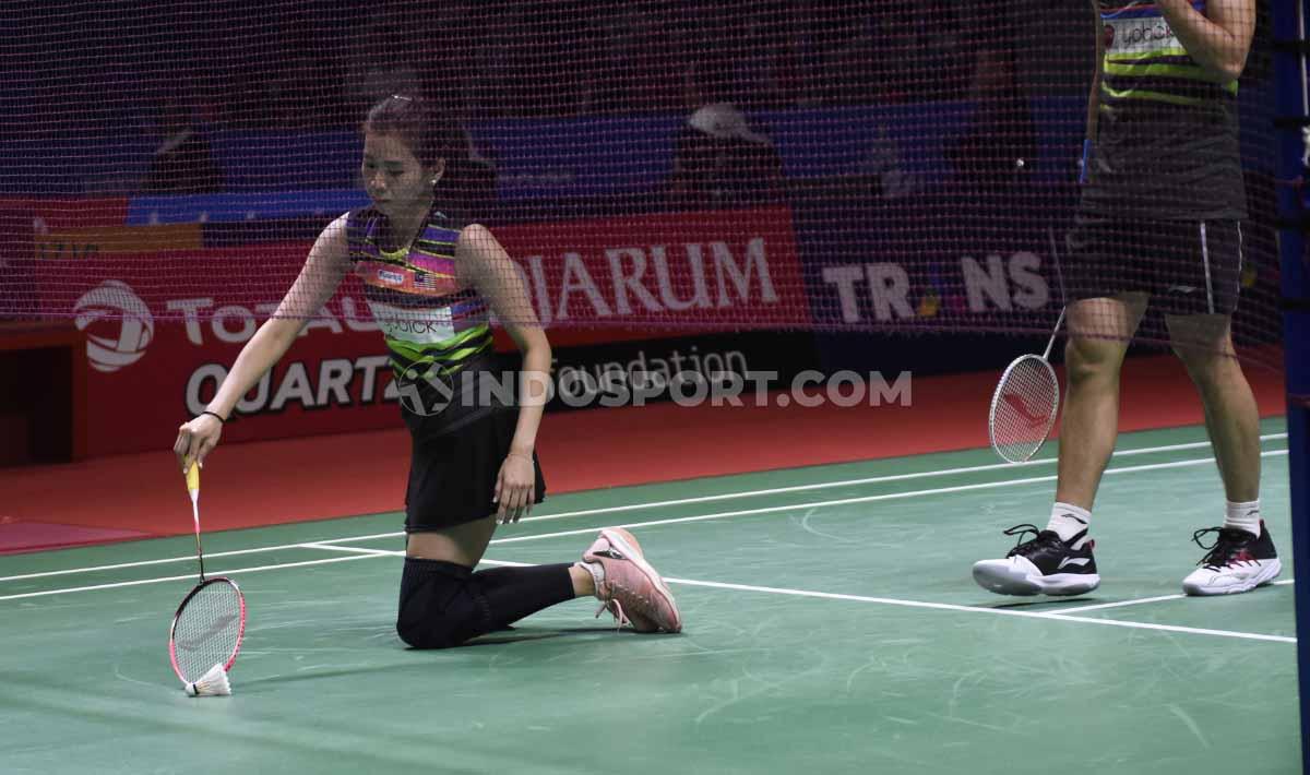 Goh Liu Ying mencoba bangkit dan melanjutkan babak perempatfinal Indonesia Open 2019 di Istora Senayan, Jumat (19/07/19). Foto: Herry Ibrahim/INDOSPORT