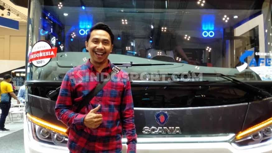 Raden Rauf, salah satu selebgram Indonesia yang unggahannya kerap viral di lini media sosial turut menghadiri acara GIIAS 2019, Jumat (19/07/19). - INDOSPORT