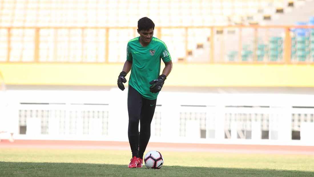 Adi Satryo, kiper Timnas Indonesia U-19.