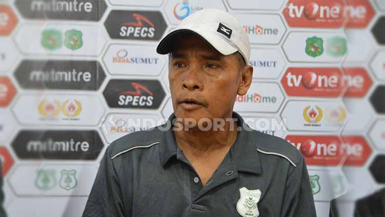 Pelatih PSMS Medan, Abdul Rahman Gurning. Foto: Aldi Aulia Anwar/INDOSPORT