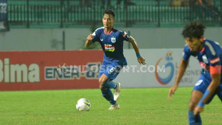 Pemain incaran Bali United, Tegar Infantrie Sukamto, saat masih memperkuat PSIS Semarang sebelum ke Persikabo di Liga 1.