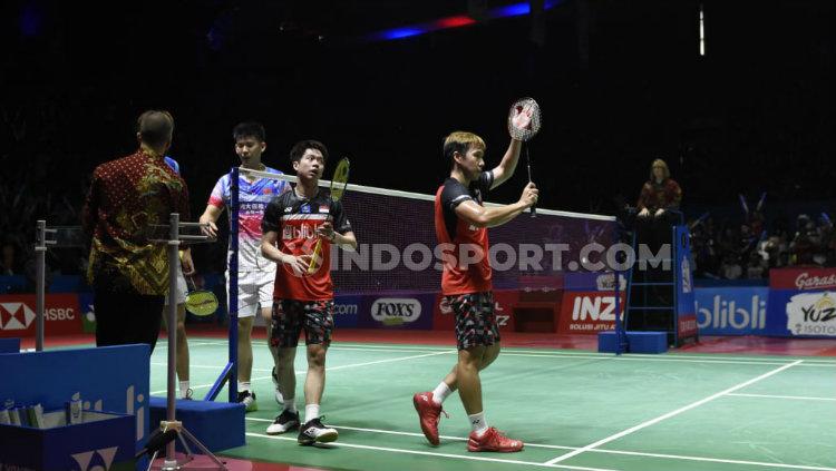 Kevin Sanjaya/Marcus Gideon memberikan apresiasi pada dukungan suporter di Istora dalam laga semifinal Indonesia Open 2019.