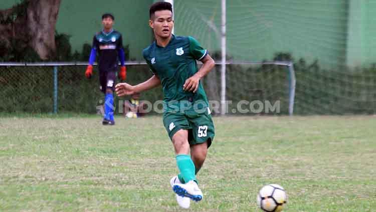 Pemain PSMS Medan, Donni Dio Hasibuan akhirnya kembali bermain setelah sempat absen lama. - INDOSPORT