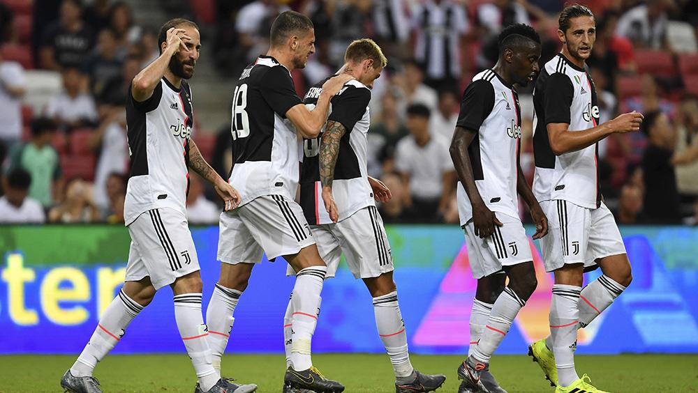 Kisruh ruang ganti rupanya tak hanya dialami Manchester United. Raksasa Liga Italia, Juventus juga demikian. Bahkan, penggawa I Bianconeri saling terlibat konflik terbuka. - INDOSPORT